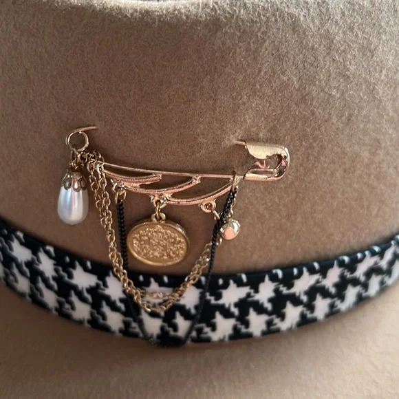 Hat - Picture 2 of 3